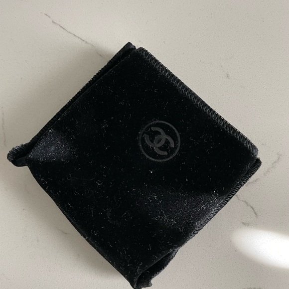 Chanel eye shadow quad - Picture 2 of 5